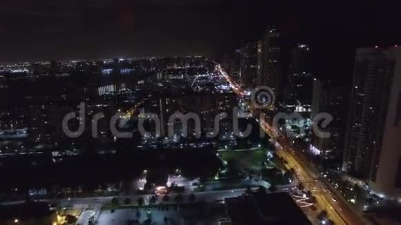 城市夜间空中录像2视频的预览图