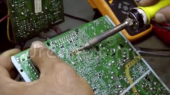 电子维修技术焊接与设备视频的预览图