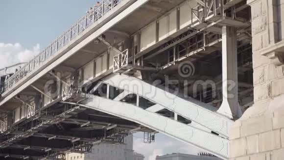 桥的结构是特写的视频的预览图