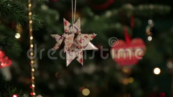 圣诞树玩具视频的预览图