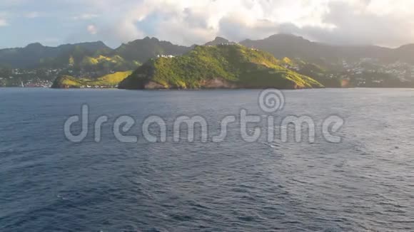 热带岛屿海岸圣文森特和格林纳丁斯克莱尔谷视频的预览图