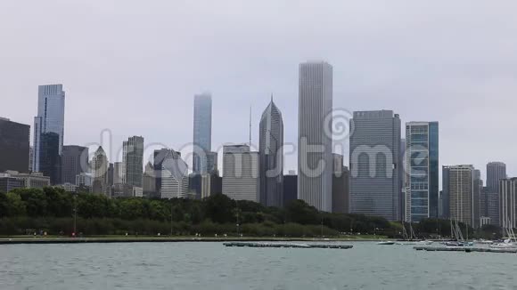 多雾的芝加哥天际线视频的预览图
