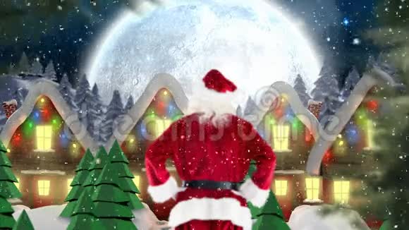 圣诞老人条款在装饰好的房子前面在冬天的风景和下着雪视频的预览图