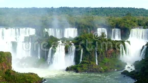 巴西佛兹岛瀑布景观视频的预览图