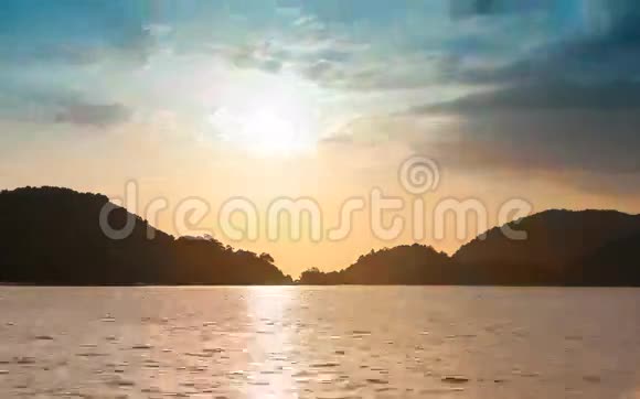 日落过海山视频的预览图
