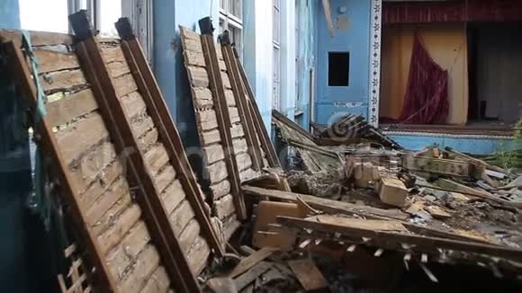 摧毁了大楼旧学校视频的预览图