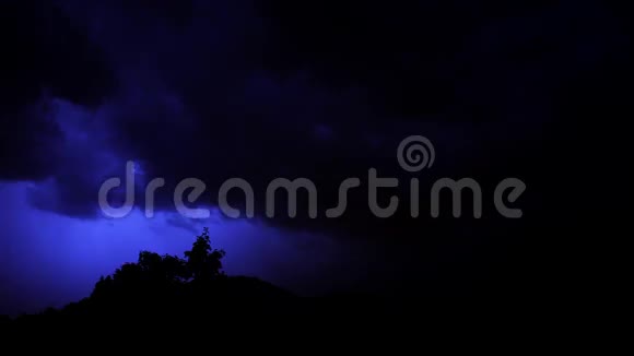 雷暴和闪电时间流逝视频的预览图
