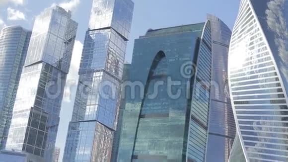 现代化的城市摩天大楼视频的预览图