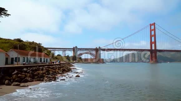 旧金山著名的金门大桥从克里西菲尔德可以看到视频的预览图