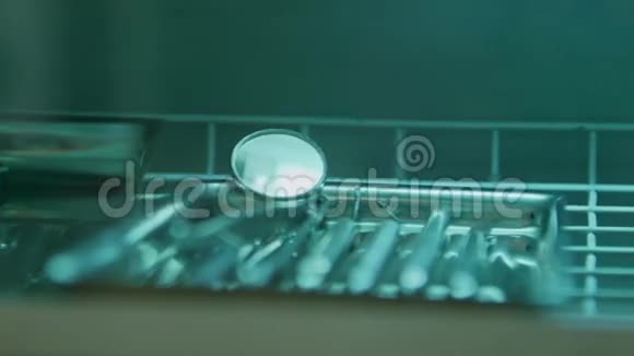 牙医的工具视频的预览图