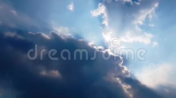 美丽的风景大片的云和日出视频的预览图