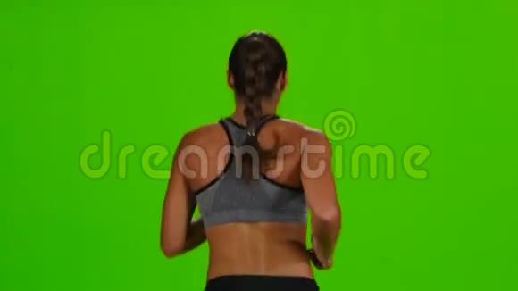 女人慢跑后景绿色屏幕视频的预览图
