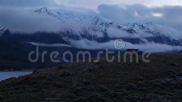 落基山脉高峰时间流逝视频的预览图