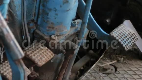 生锈的金属齿轮经典工业机器视频的预览图