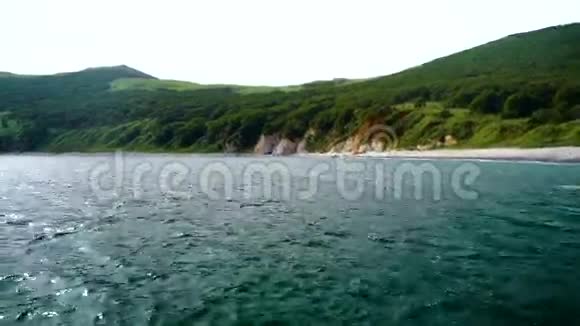 从海湾Primorye可以看到Askold岛景视频的预览图