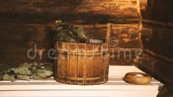 传统的俄罗斯桑拿浴室巴斯4视频的预览图