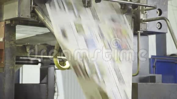 印刷厂纸张自动线快速移动视频的预览图