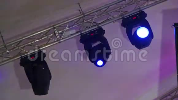 音乐会舞台灯光照明设备的专业照明设备视频的预览图