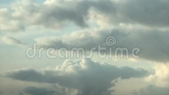 三层云景视频的预览图