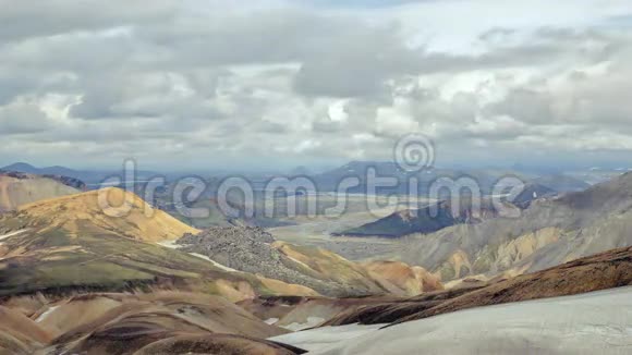 国家公园里的山脉和山谷冰岛视频的预览图