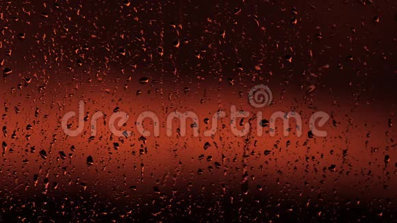 水滴在玻璃背景上视频的预览图