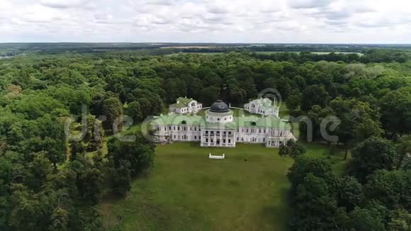 卡查诺夫卡的宫殿和公园塔诺斯基视频的预览图