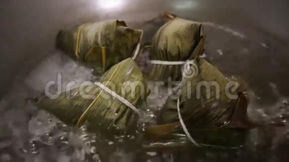 粽子上盘子视频的预览图