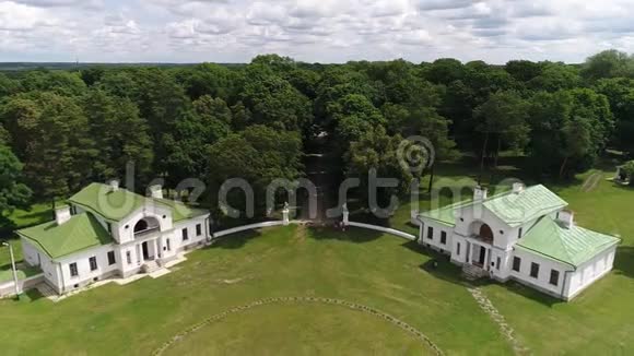卡查诺夫卡的宫殿和公园塔诺斯基视频的预览图
