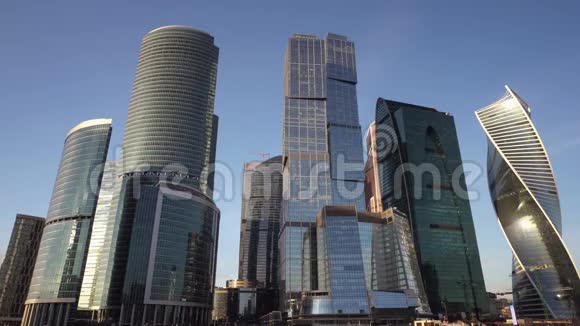 城市金融区全景美丽的摩天大楼视频的预览图
