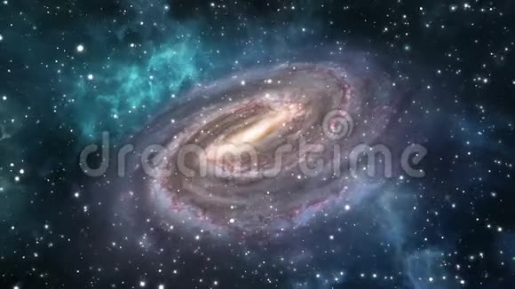 宇宙中旋转的螺旋星系有恒星和云的空间视频的预览图