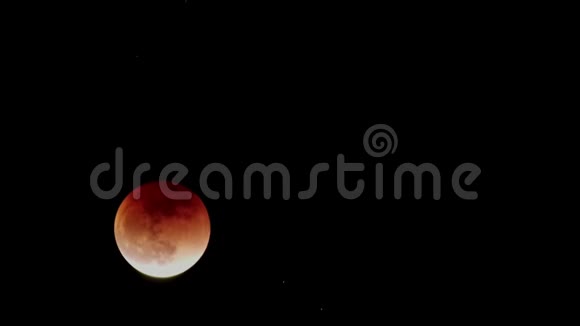 月食20182008年1月31日月亮变红了从西伯利亚西部的领土上看月食视频的预览图