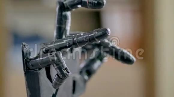 电动机械手臂移动手指快关门4K视频的预览图
