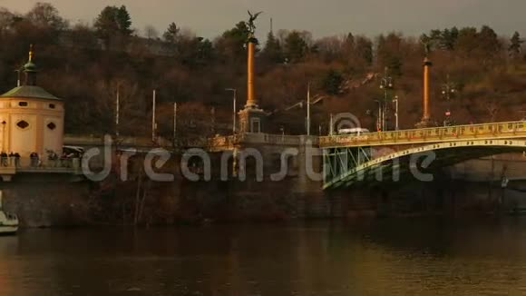 捷克共和国布拉格切丘夫大桥全景图捷克视频的预览图