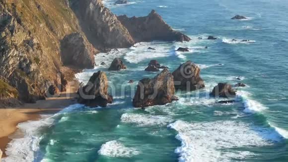 海浪海洋悬崖岩石视频的预览图