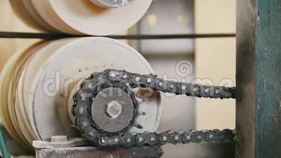 旋转链条齿轮工业机械的一部分制造视频的预览图