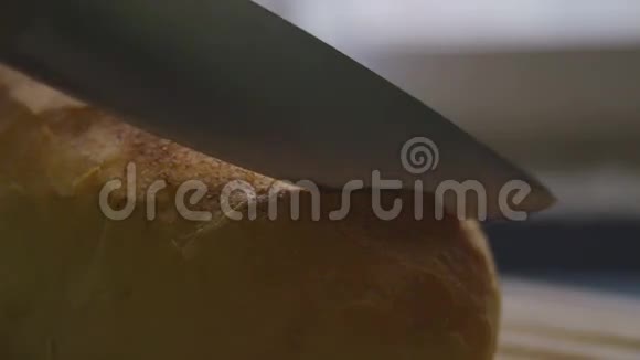慢动作切面包片视频的预览图