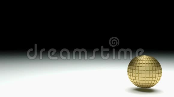 金属黄铜球表面平方飞过一个白色计划去暗影三维渲染插图视频的预览图