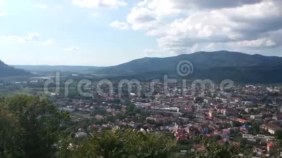 山上小镇的全景视频的预览图