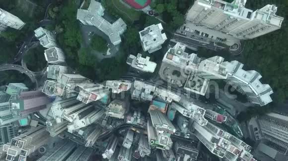 香港空中飞弹飞过摩天大楼和海湾视频的预览图