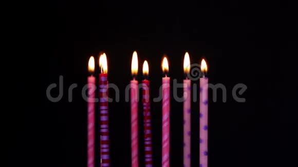 生日快乐蜡烛8年模糊视频的预览图