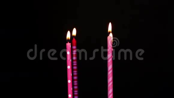 生日快乐蜡烛4年模糊视频的预览图