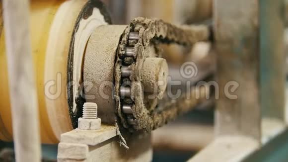旋转链条齿轮工业机械的一部分制造视频的预览图