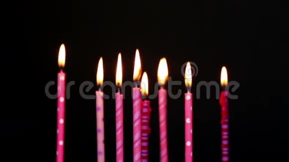 生日快乐蜡烛9年模糊吹灭视频的预览图