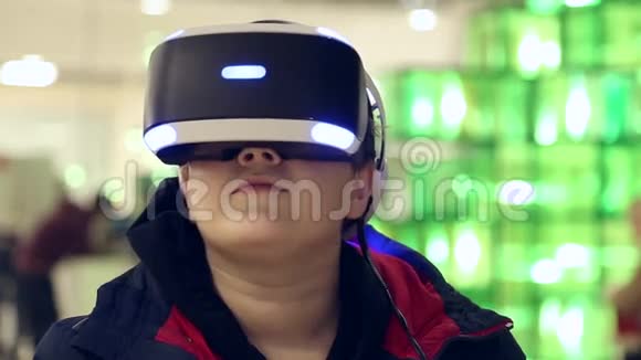 个人3D显示虚拟现实视频的预览图