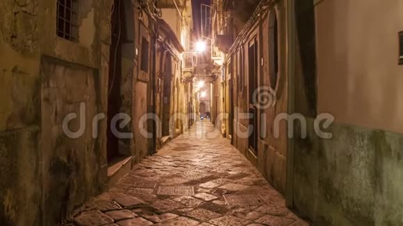 锡拉丘兹锡拉库萨古街晚上萨拉乌萨意大利西西里历史名城肯伯恩斯效应视频的预览图