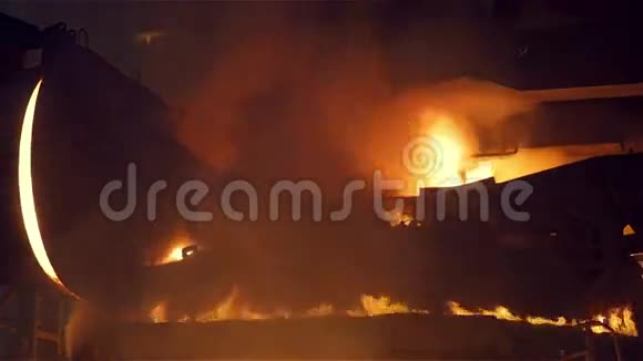 钢铁厂火焰燃烧炉视频的预览图
