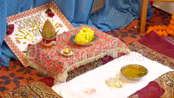 印度婚礼的道具和配件视频的预览图