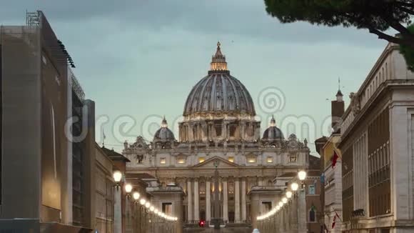 在罗马梵蒂冈美丽的小巷通向彼得斯视频的预览图