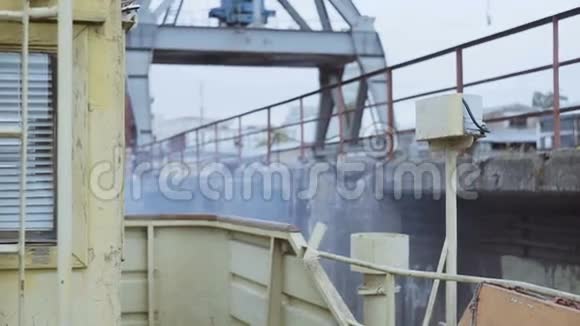 船尾的船厂景观视频的预览图
