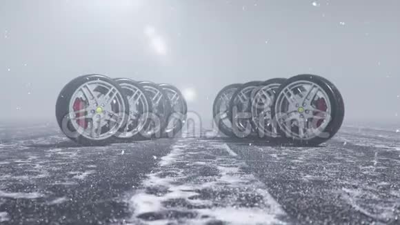 冬季轮胎的背景是暴风雪降雪和湿滑的冬季道路冬季轮胎概念车轮更换视频的预览图